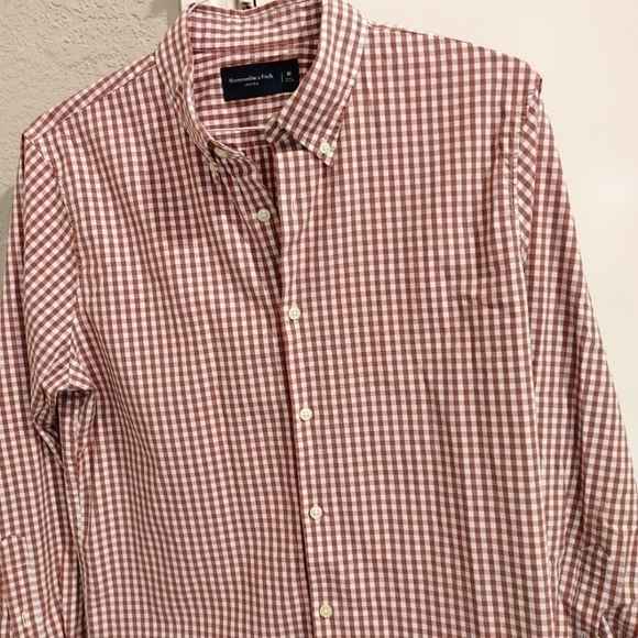 Ambercrombie & Fitch long sleeved men's Button Down Medium Men's Shirt. EUC - Picture 6 of 7